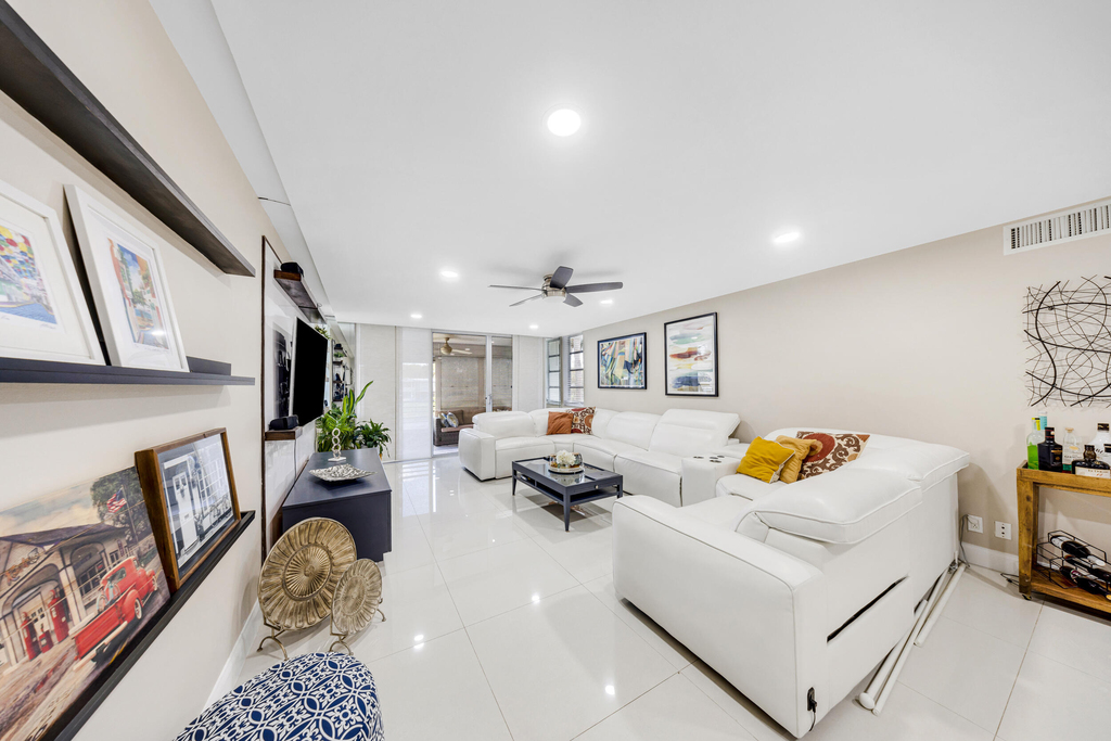4261 W Palm Aire Drive - Photo 8