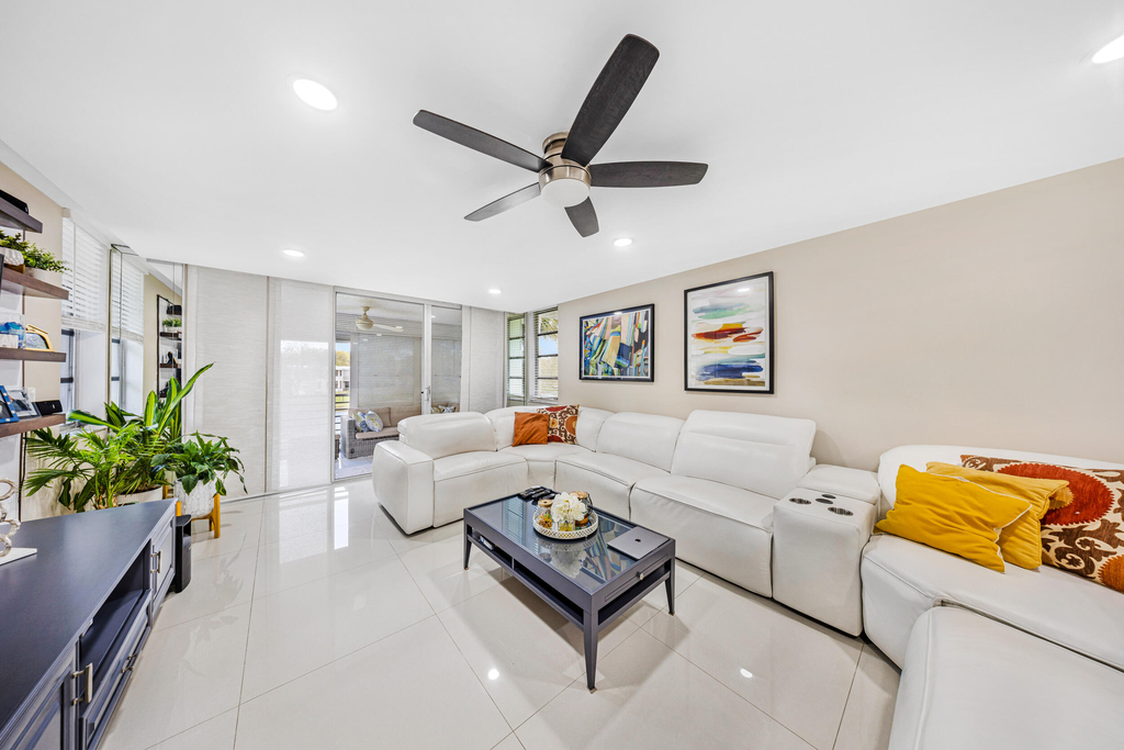 4261 W Palm Aire Drive - Photo 10