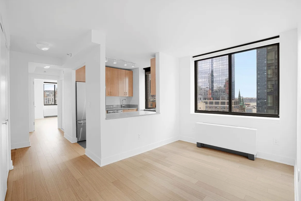 West 42nd Street - Photo 2