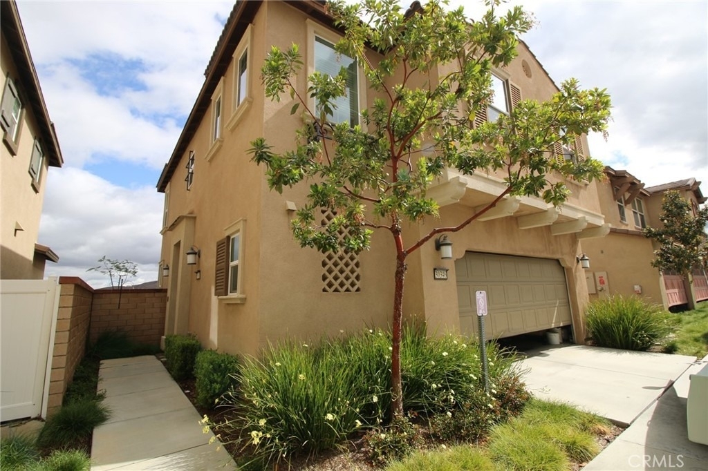 30346 Village Knoll Drive - Photo 0