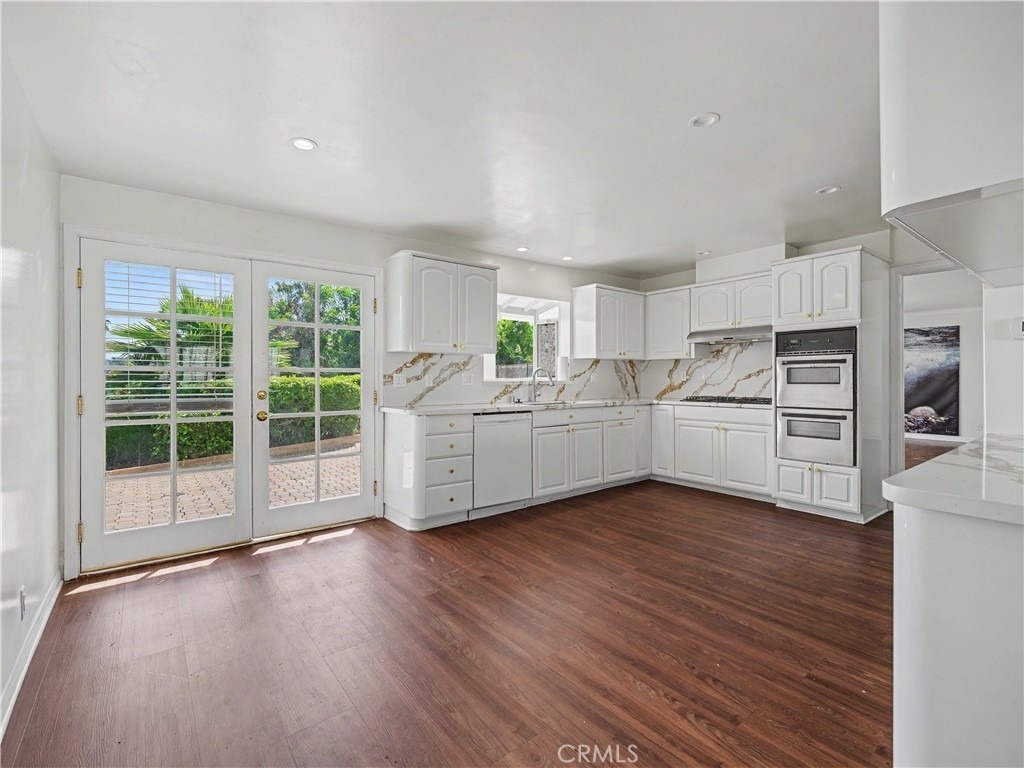 24060 Hatteras Street - Photo 15