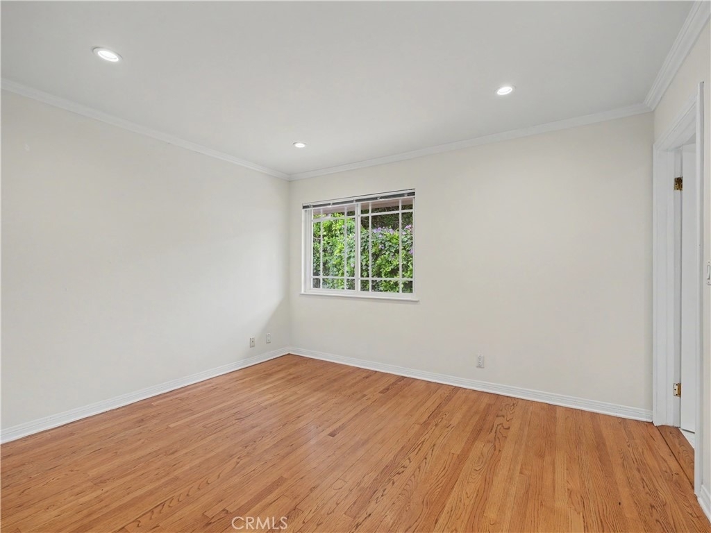 24060 Hatteras Street - Photo 29