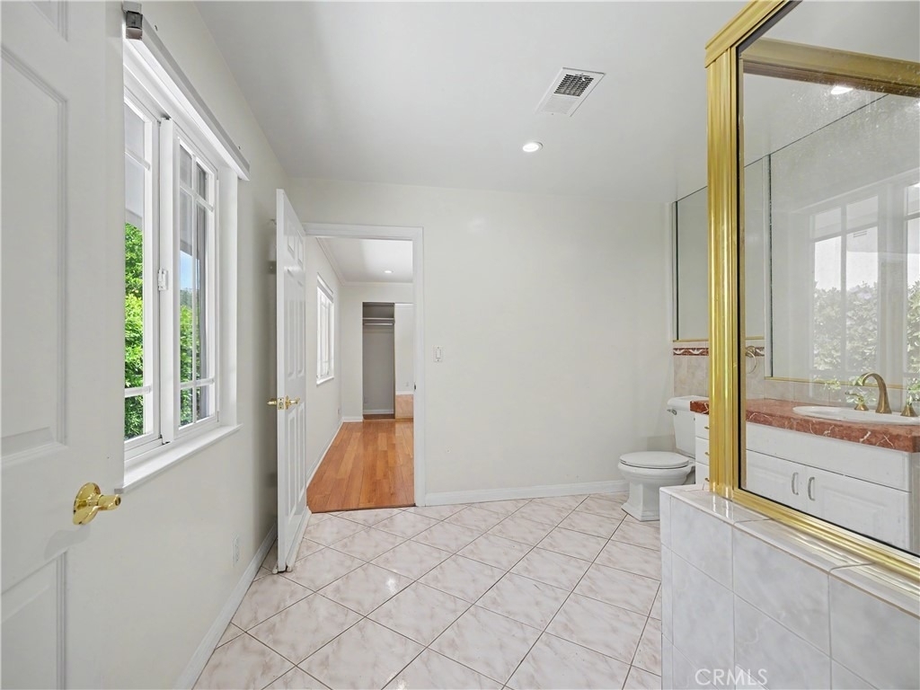 24060 Hatteras Street - Photo 30