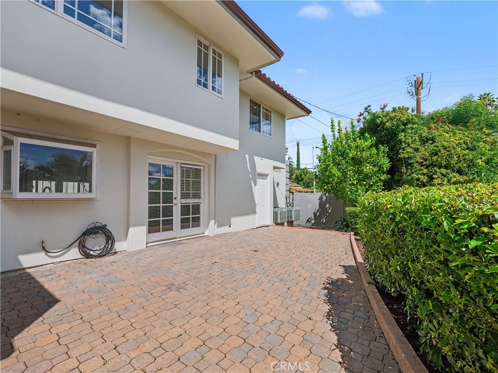24060 Hatteras Street - Photo 45