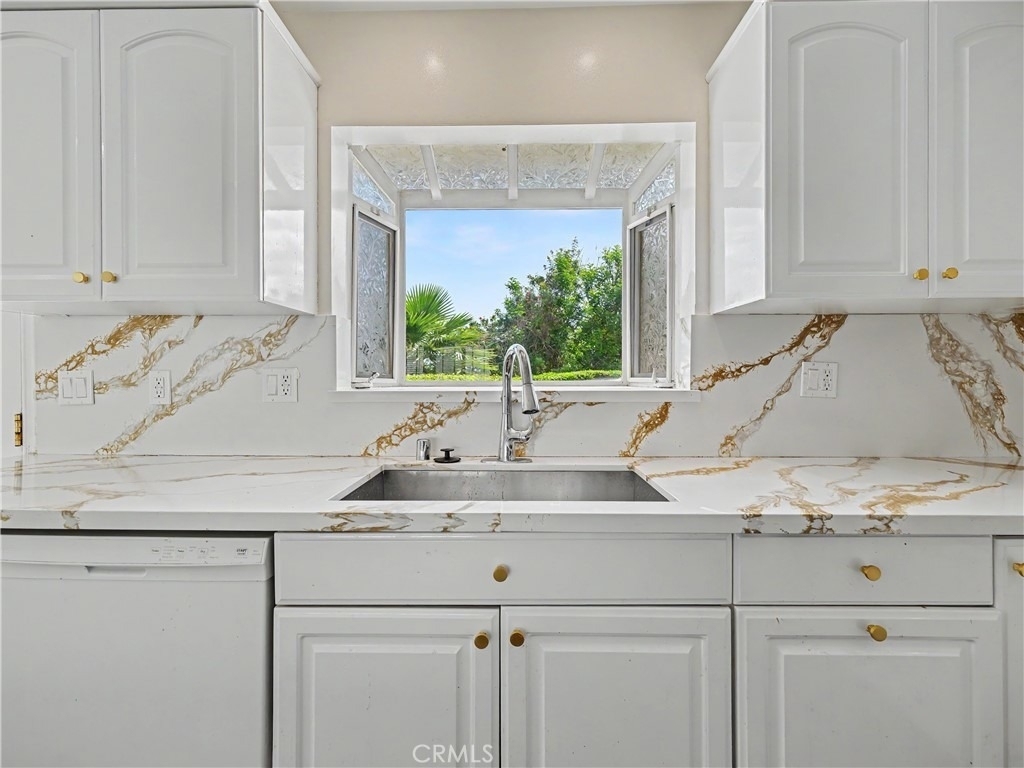 24060 Hatteras Street - Photo 20