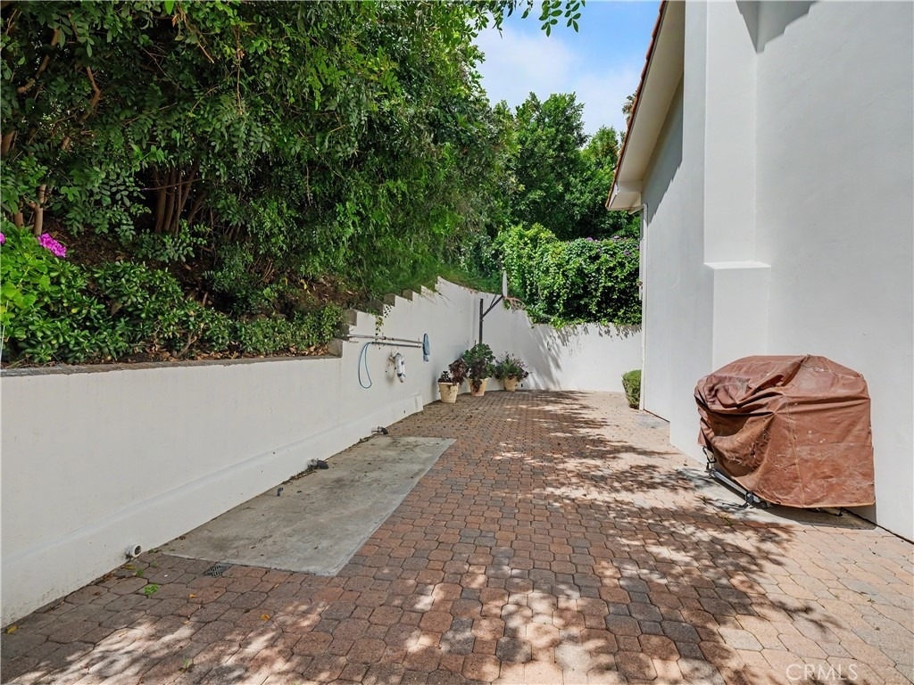 24060 Hatteras Street - Photo 44