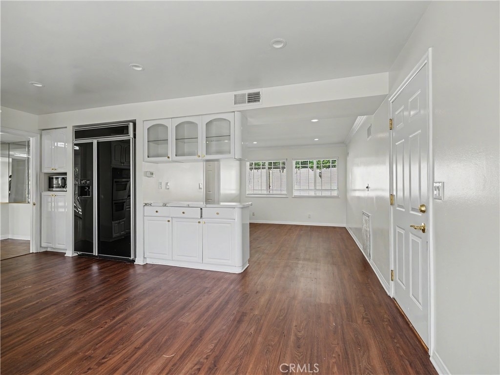 24060 Hatteras Street - Photo 17