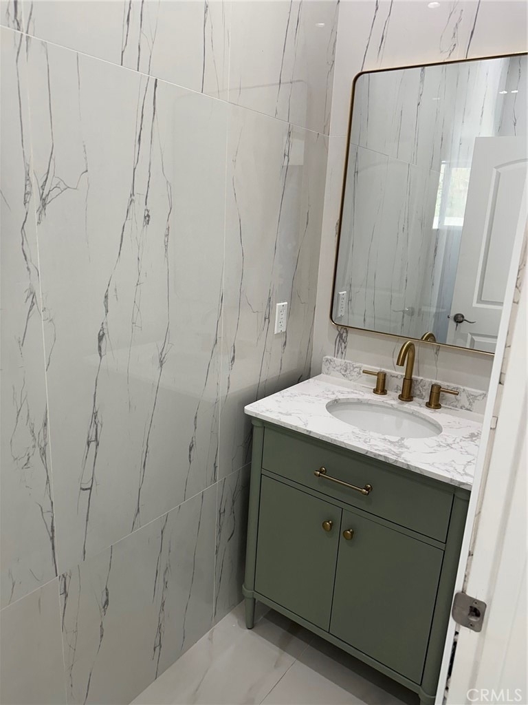 7532 Sausalito - Photo 1