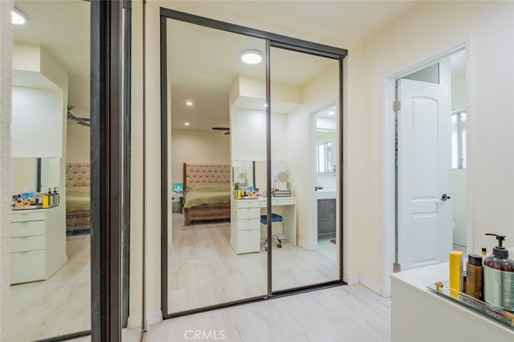 4487 Colbath Avenue - Photo 14