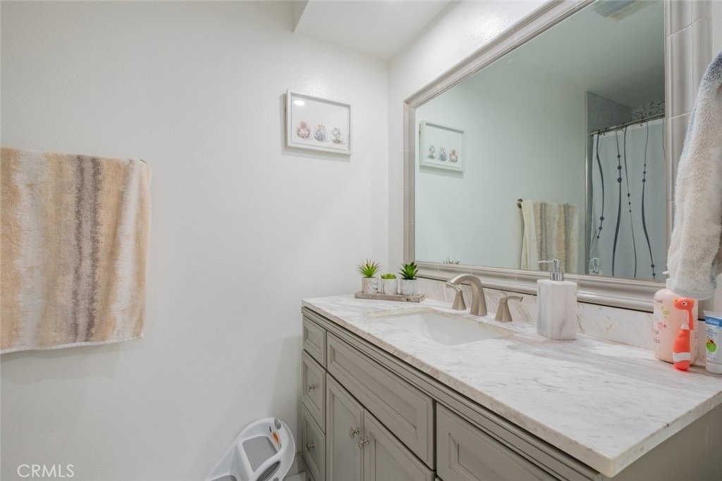 4487 Colbath Avenue - Photo 8