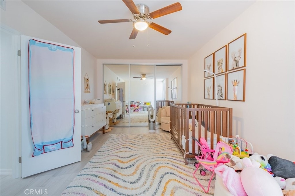 4487 Colbath Avenue - Photo 10