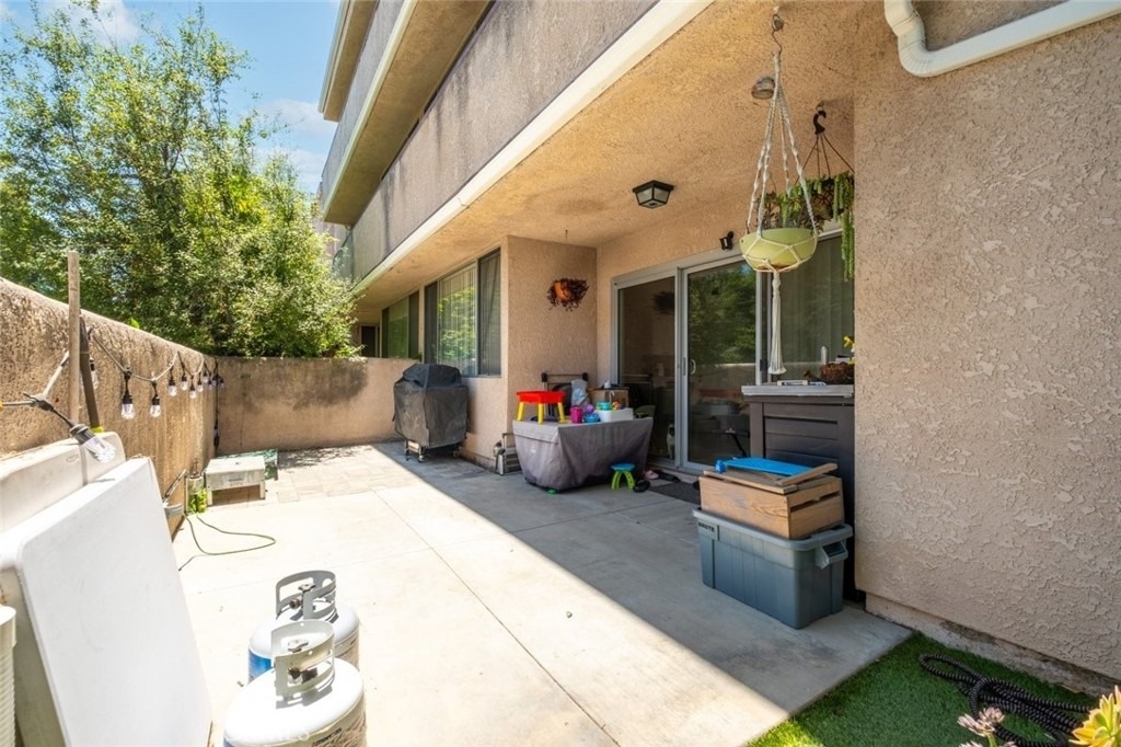 4487 Colbath Avenue - Photo 18