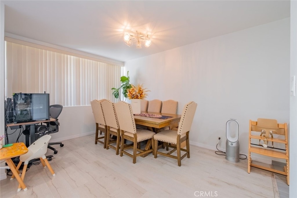 4487 Colbath Avenue - Photo 5