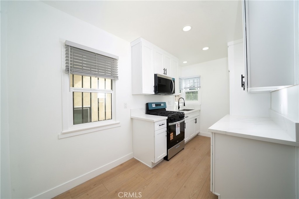 1048 Cedar - Photo 5