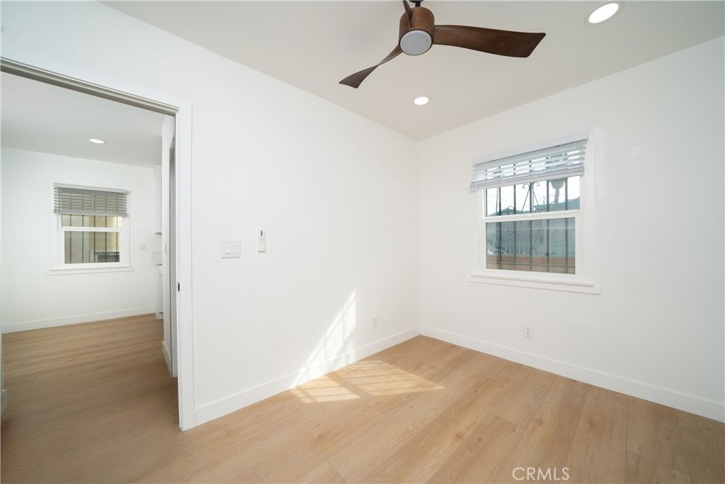 1048 Cedar - Photo 3