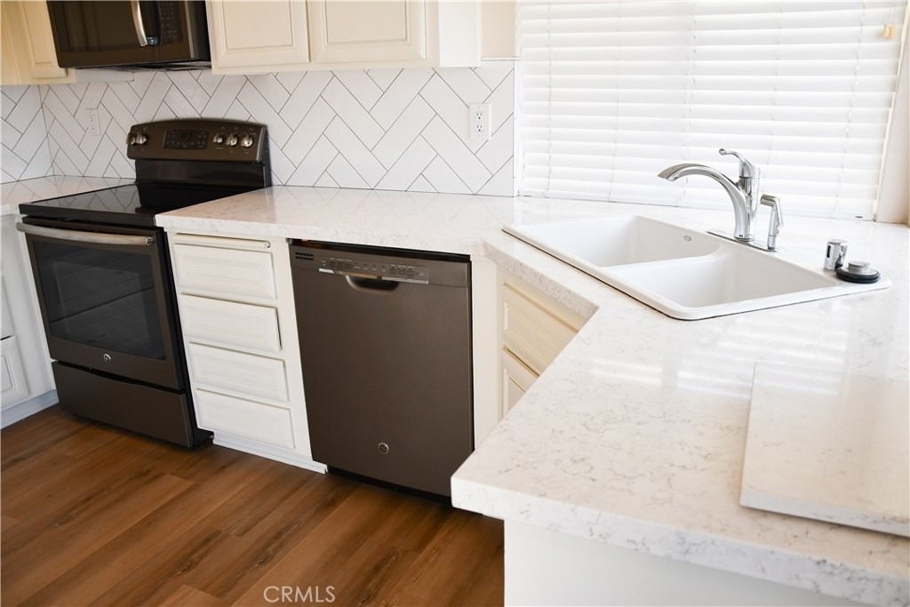 2337 E Skyline Drive - Photo 26