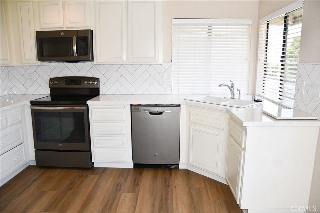 2337 E Skyline Drive - Photo 24