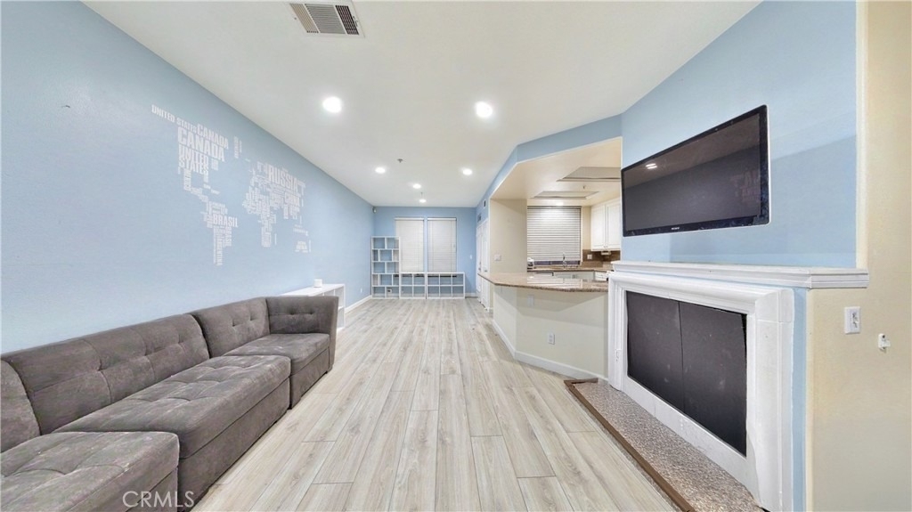 332 W Summerfield - Photo 8