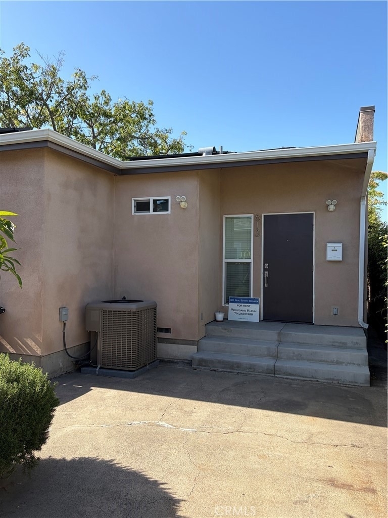 611 W Walnut - Photo 9