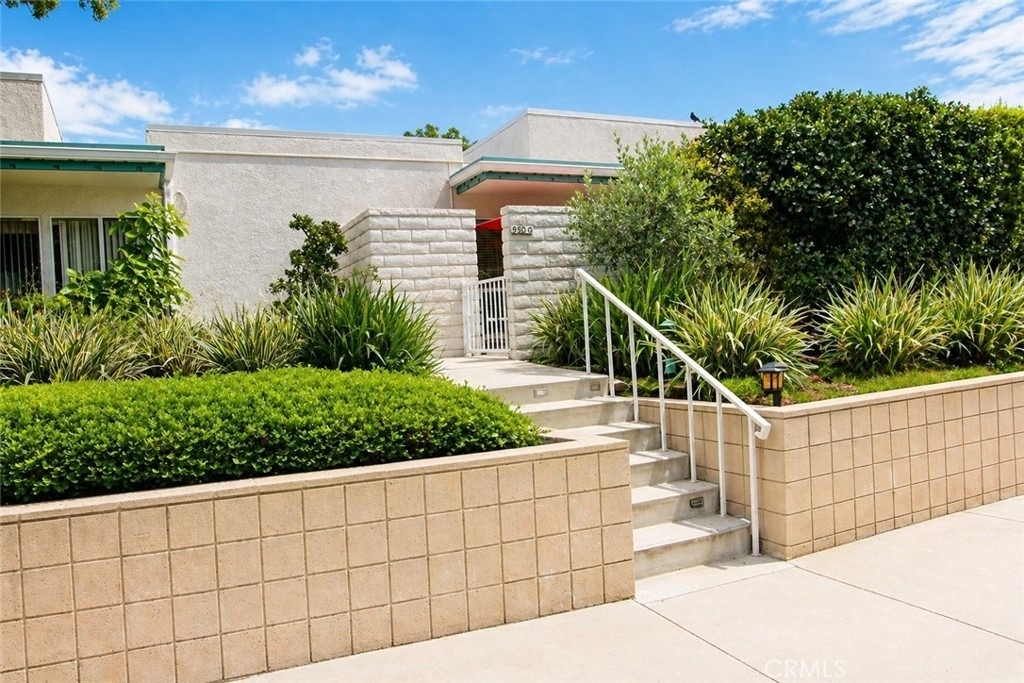 950 Avenida Carmel - Photo 0