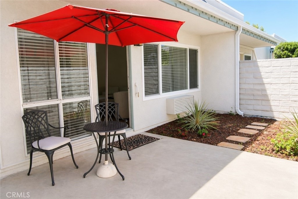 950 Avenida Carmel - Photo 2