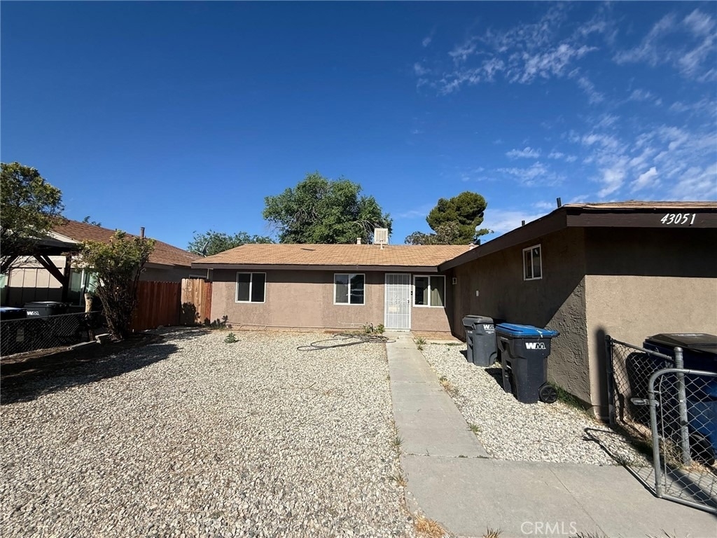 43051 Yew Street - Photo 0