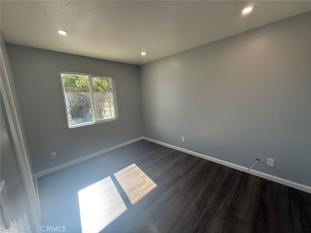 43051 Yew Street - Photo 4