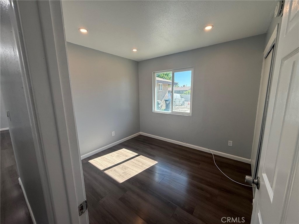 43051 Yew Street - Photo 5