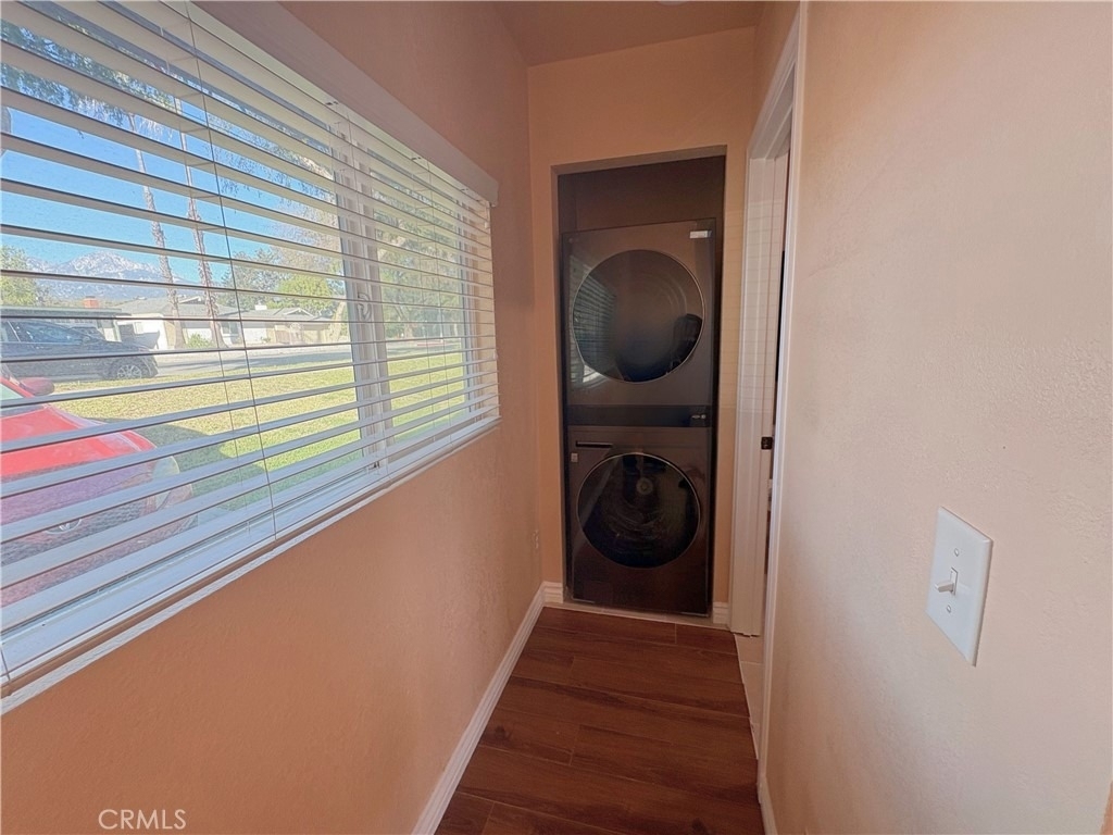 1322 1/2 W 11th - Photo 3