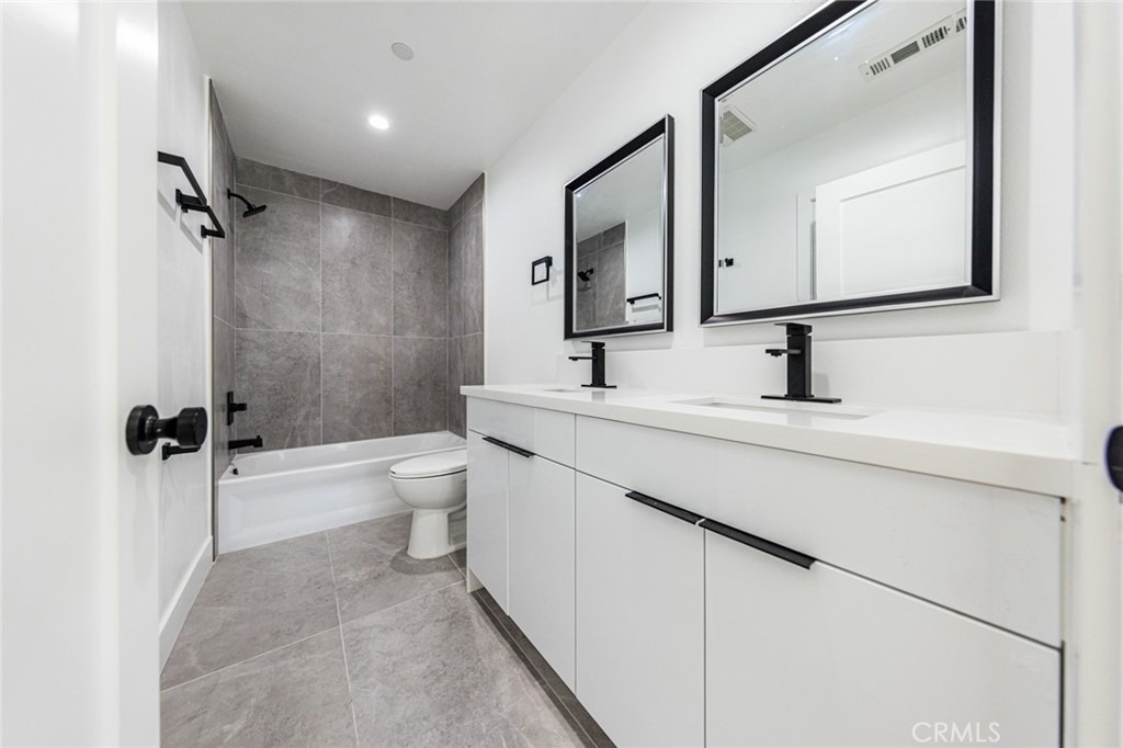 10810 Hesby Street - Photo 4