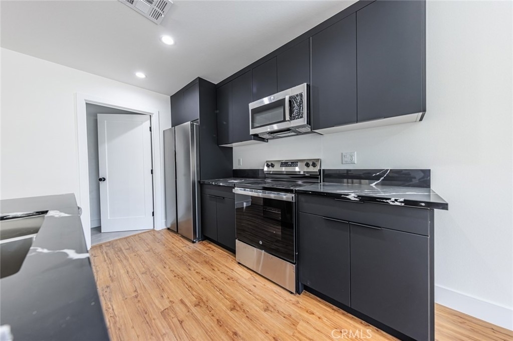 10810 Hesby Street - Photo 9