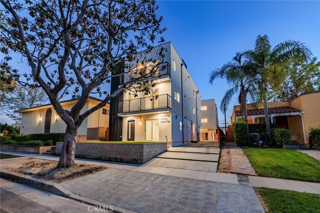 10810 Hesby Street - Photo 0