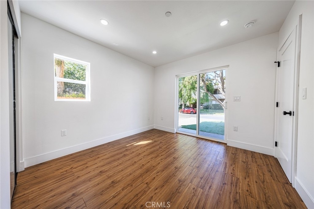 10810 Hesby Street - Photo 3