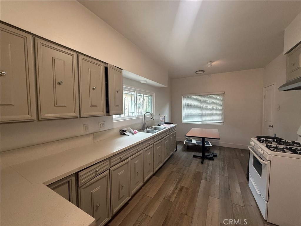 244 W 49th Street - Photo 19