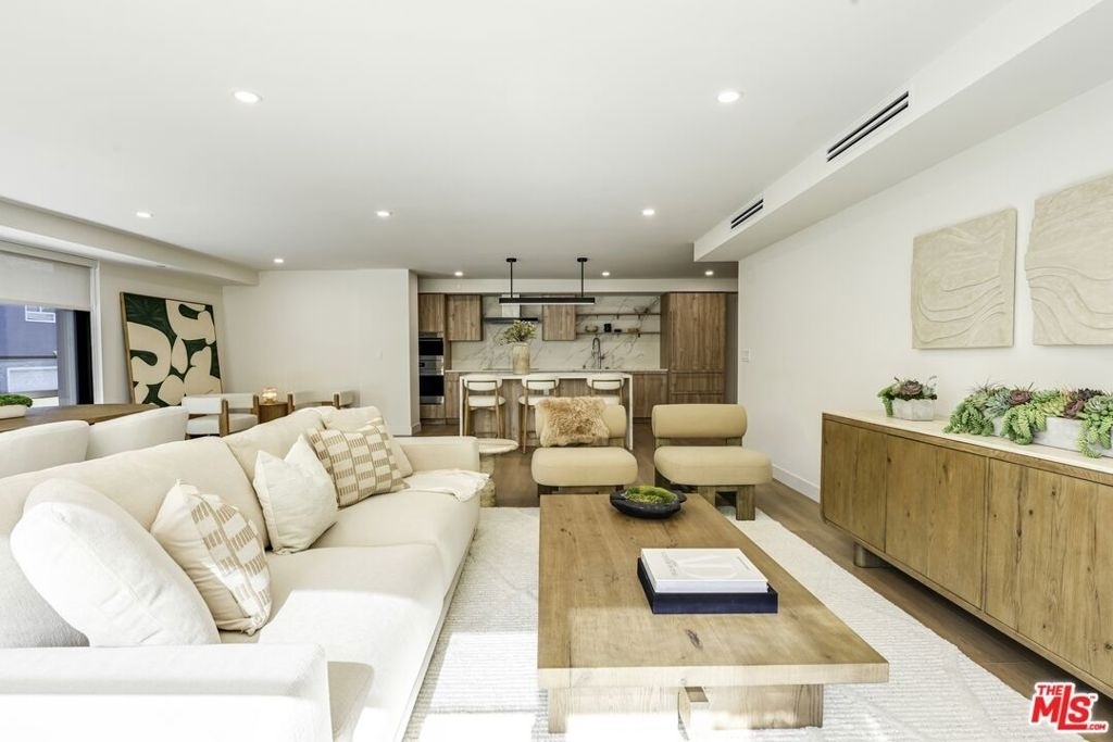 333 N Palm Drive - Photo 1