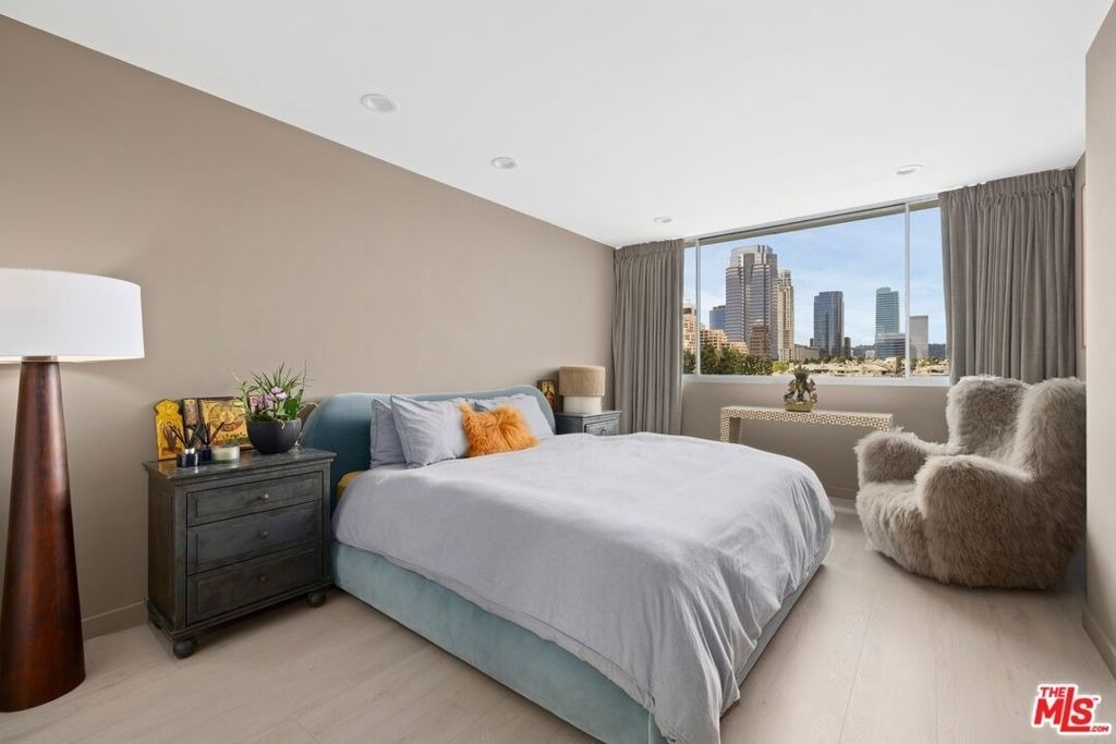 2222 Avenue Of The Stars - Photo 7