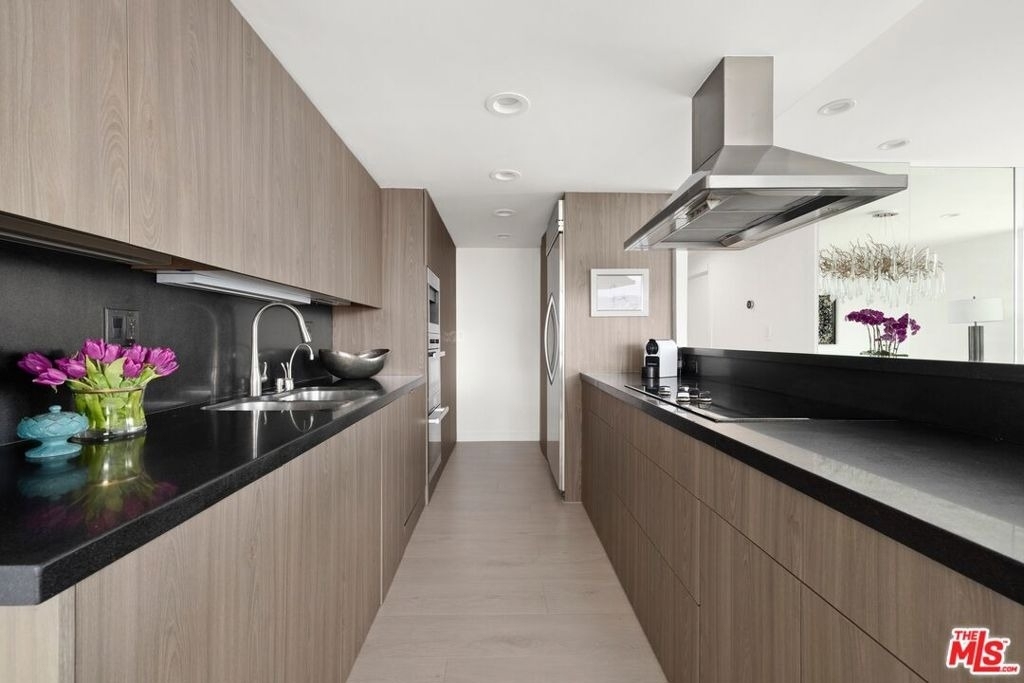 2222 Avenue Of The Stars - Photo 5