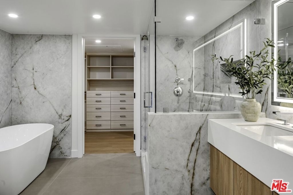 333 N Palm Drive - Photo 8