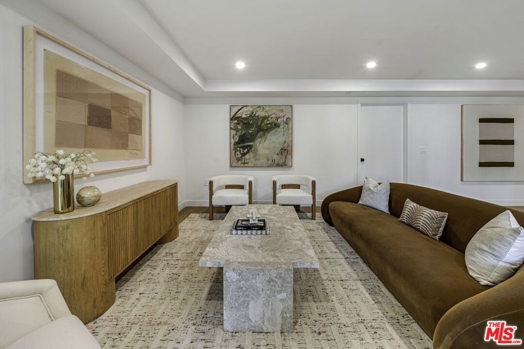 333 N Palm Drive - Photo 1