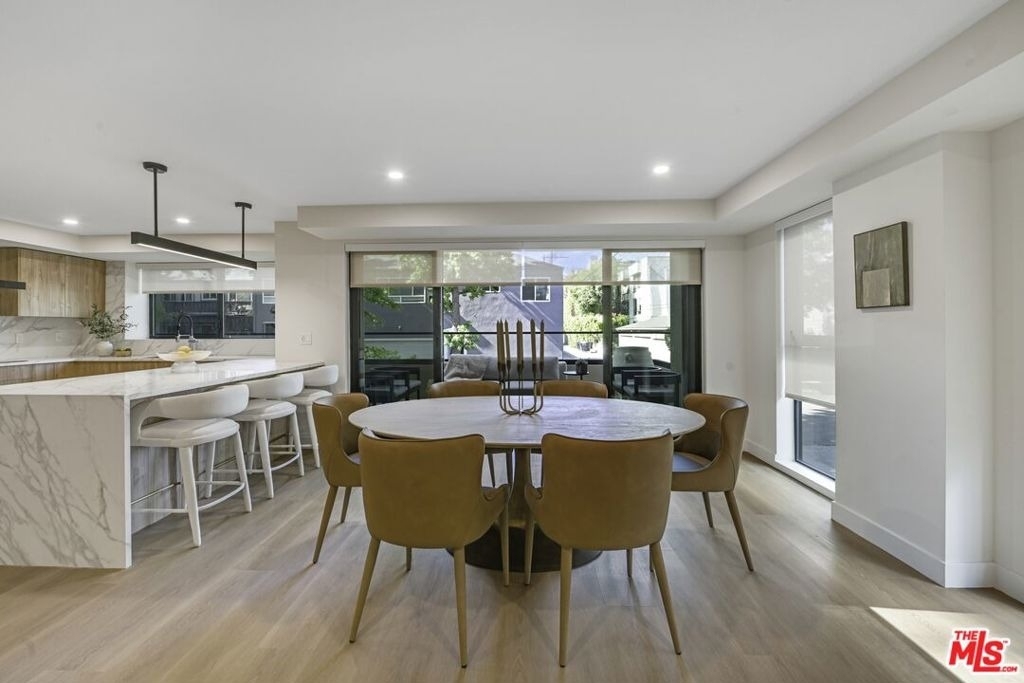 333 N Palm Drive - Photo 0