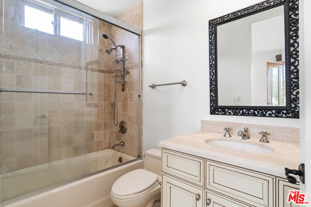 137 S Spalding Drive - Photo 22