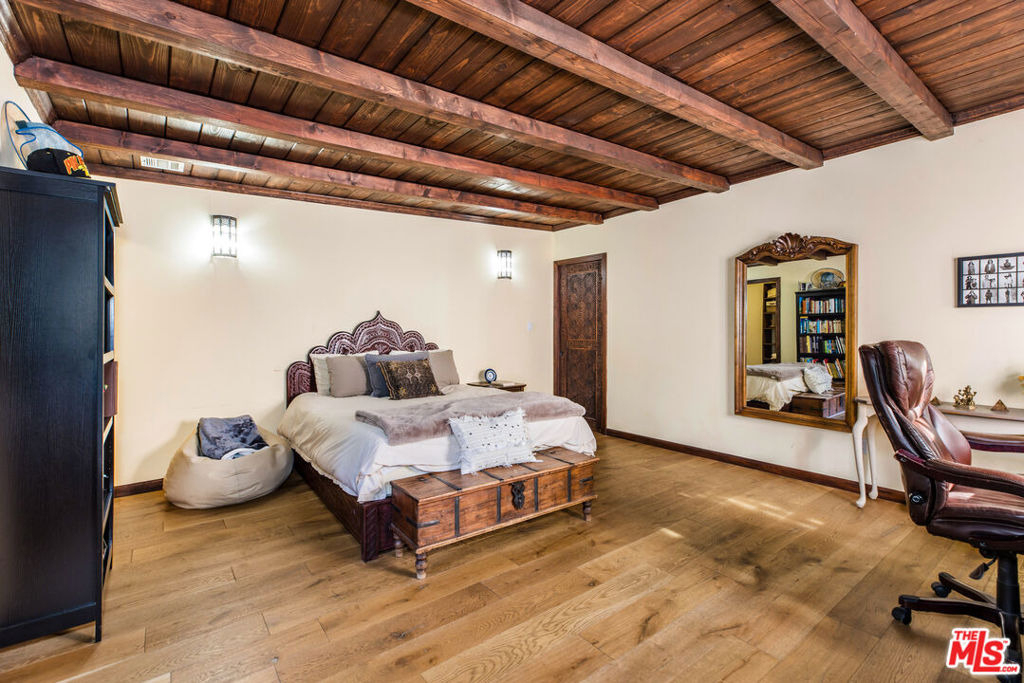 3092 Laurel Canyon Boulevard - Photo 16