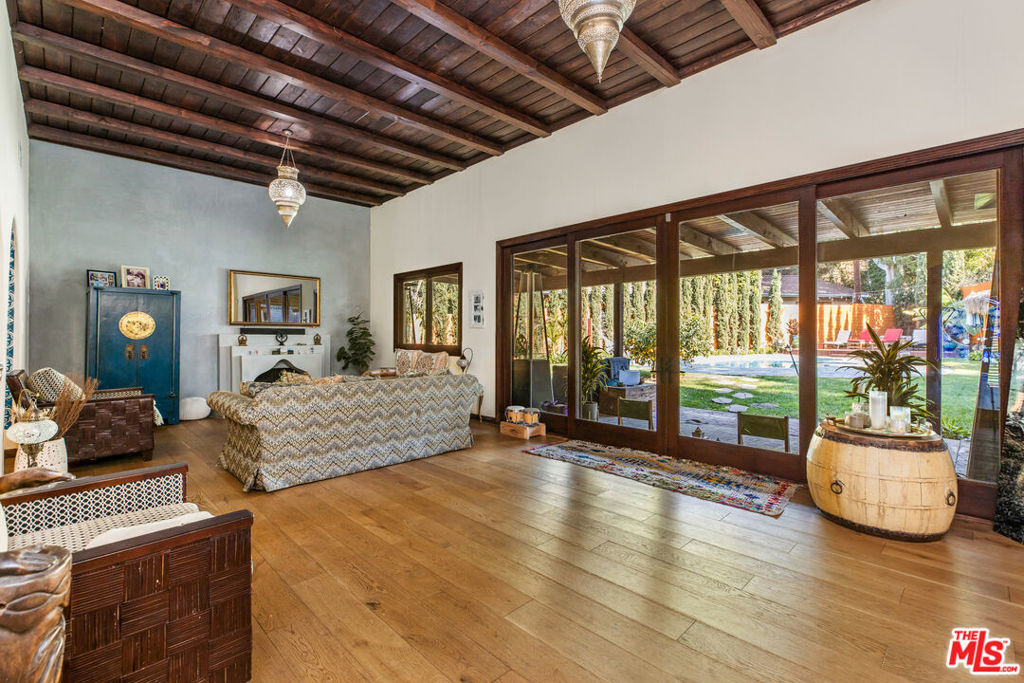 3092 Laurel Canyon Boulevard - Photo 3
