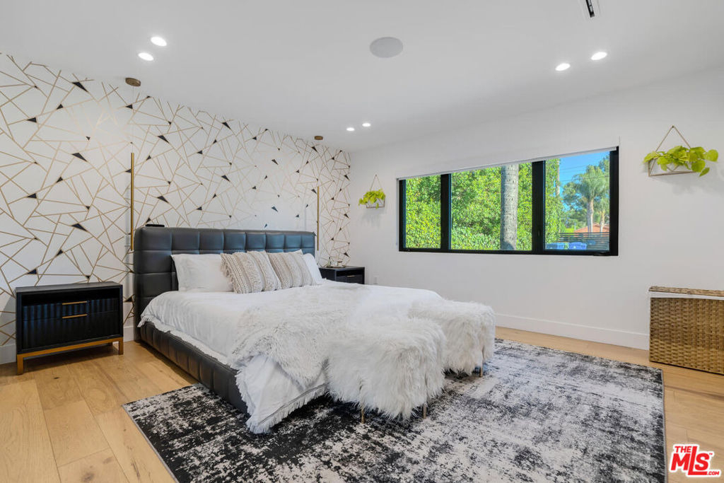 22745 Erwin Street - Photo 7