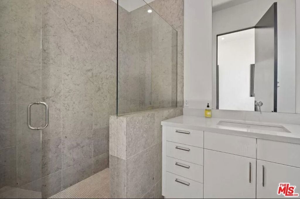 800 N Harper Avenue - Photo 11