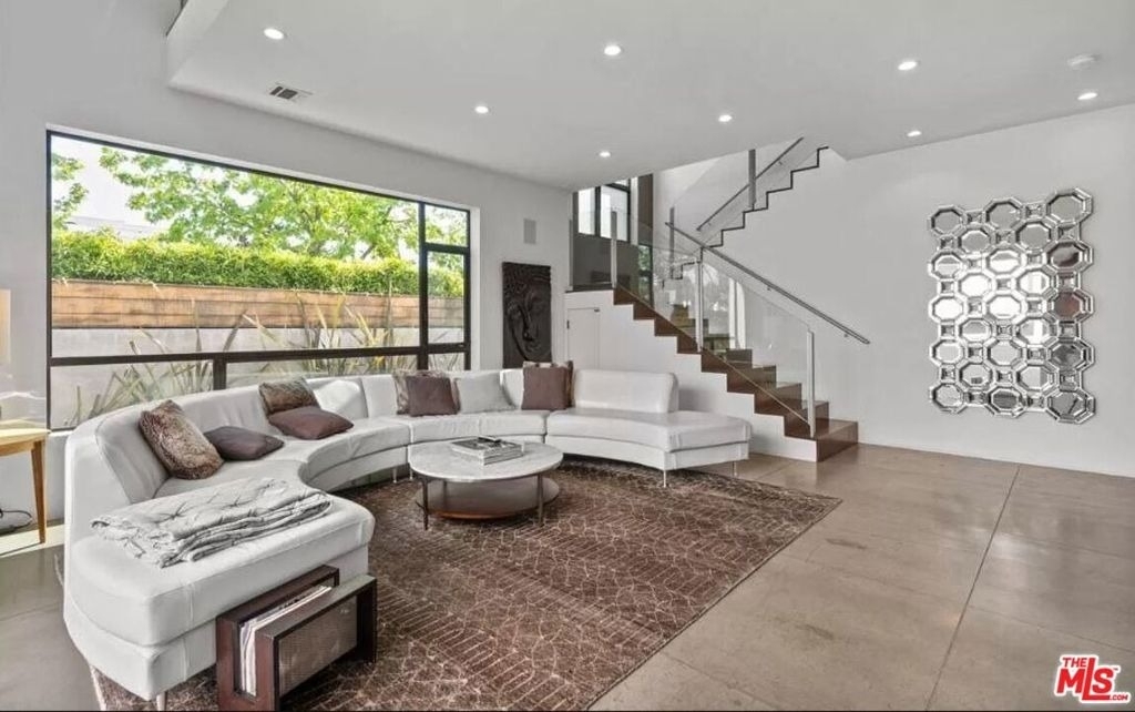 800 N Harper Avenue - Photo 3