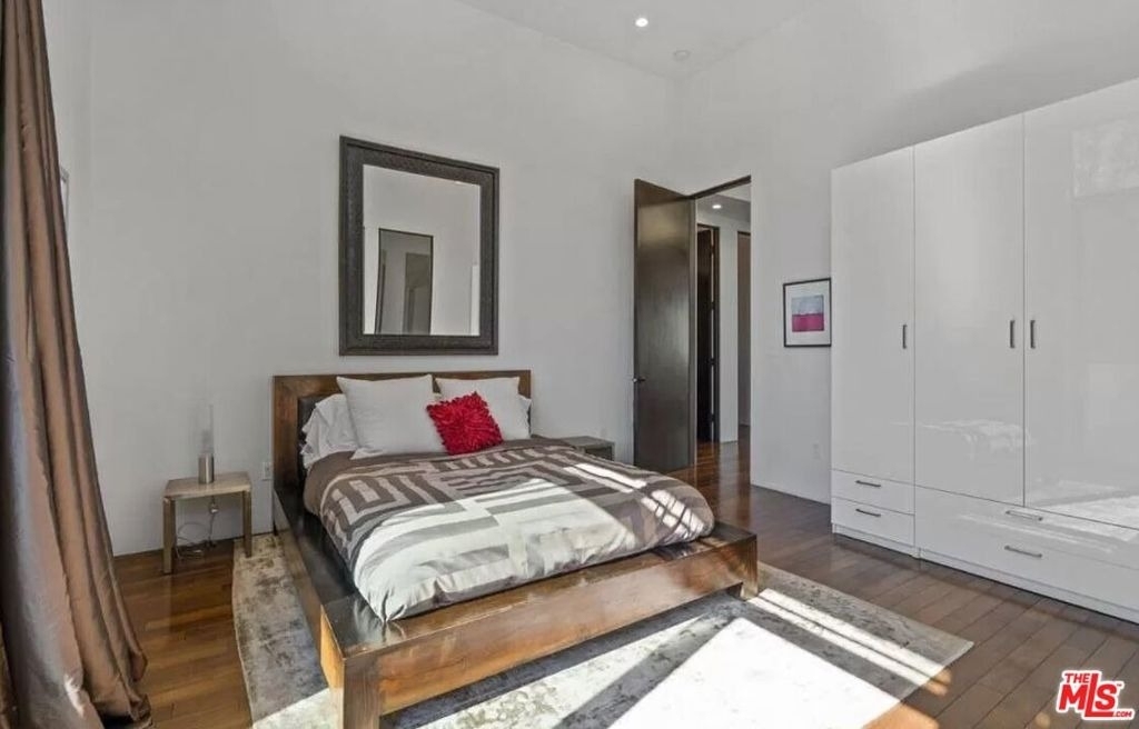 800 N Harper Avenue - Photo 9