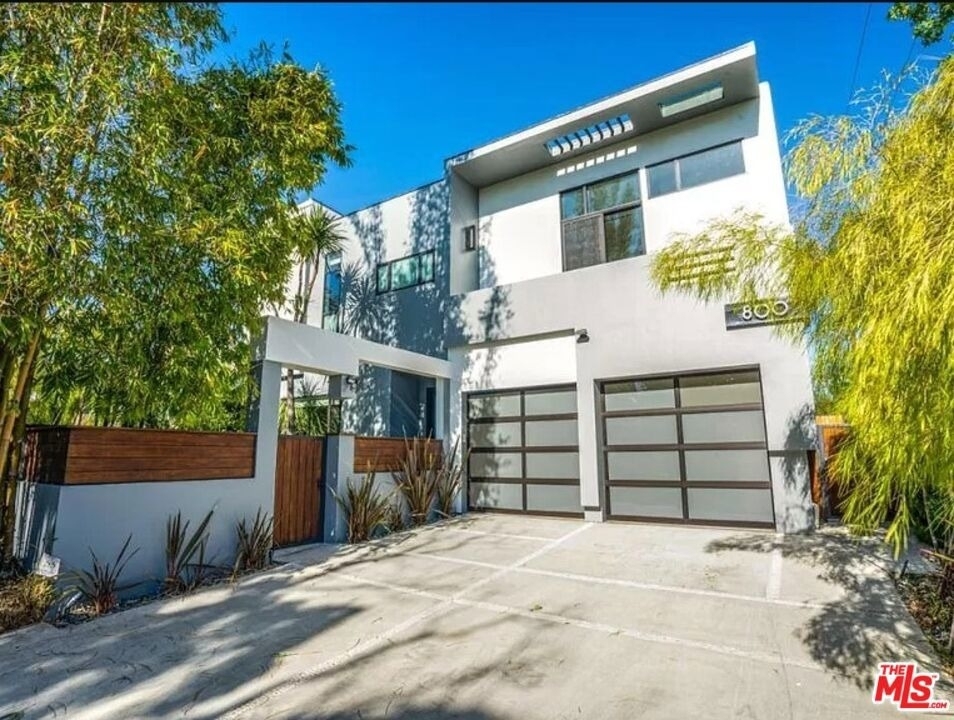 800 N Harper Avenue - Photo 0