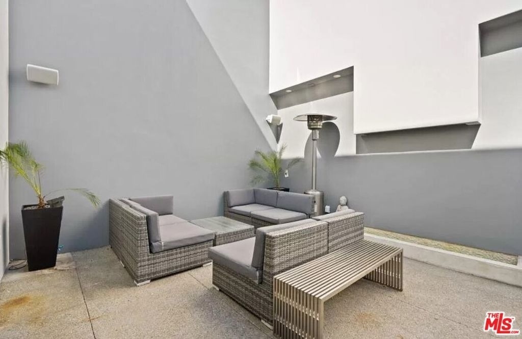 800 N Harper Avenue - Photo 4