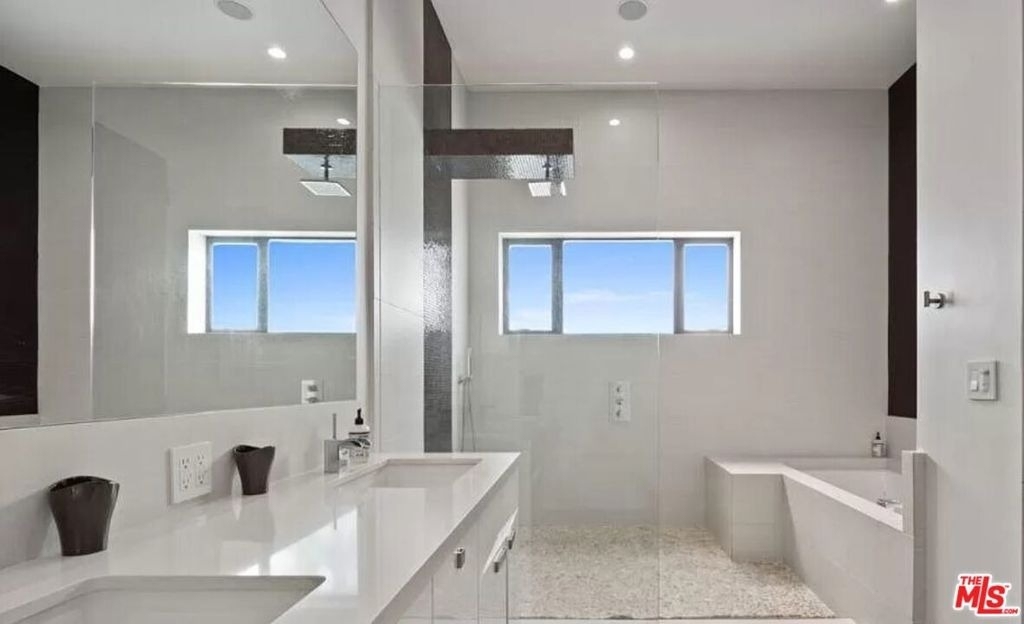 800 N Harper Avenue - Photo 8